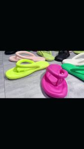 YooWoo Sandal Santai: Solusi Sandal Ringan & Empuk untuk Semua Usia