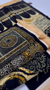 Sajadah Kiswah Dewasa Bahan Bludru Carpet Rumbai Kuncir Uk 70x110 cm Perlengkapan Sholat