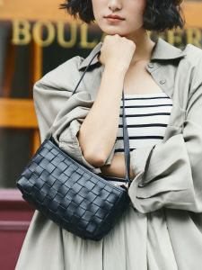 Tengyijia Japanese and Korean Artistic Casual Genuine Leather Woven Bag Shoulder Crossbody Dual-Use Womens Bag Minimalist Design Underarm Bag Small