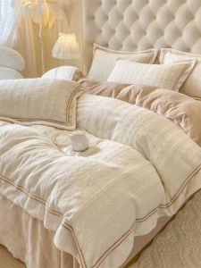 Luxury Carved Milk Flannel Thickened Four-Piece Bedding Set