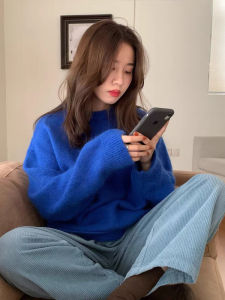 Áo Len Dệt Kim Màu Xanh Klein Dành Cho Nữ Mùa Thu Đông Cổ Tròn Mặc Trong Mềm Mại Thiết Kế Hàn Quốc Phong Cách Lười Biếng