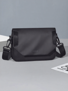Golf | Casual Versatile Sporty Fashionable Large Capacity Lightweight Commuter Shoulder Bag