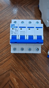 Aptomat AC 4P LWR 32A 40A 63A 80 100A ngắt mạch CB tép MCB 220V 380V Bảo vệ quá tải ngắn mạch
