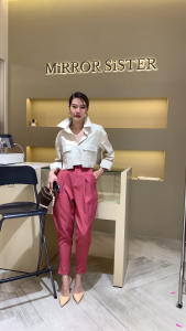 Mirrorsister 40226.5 เสื้อเชิ้ตคาร์โก้ตัวเก๋ มือวางแผนเชิ้ตทรงเท่ห์ กระเป๋าพอกเก็ตฝาปิด เสื้อยาวลงมา 1 ชุด