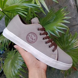 Sepatu casual terbaru pria atau wanita| NEW STAR