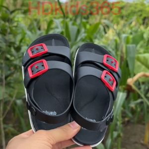 Dép sandal cho bé trai từ 2 đến 7 tuổi có đế cao su mềm dẻo và tháng khí HD130