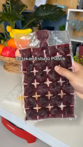 Kantong Cetakan Es Plastik isi 10 lembar untuk 24 Es Batu Disposable Ice Making / Penyimpan Es