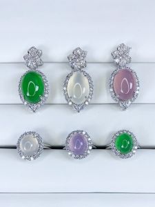 น้ําแข็งชนิดหยกสร้อยคอจี้ผู้หญิงแหวนสีมรกตประดับสร้อยคอเงินเครื่องประดับหิน Mineralogy