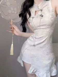 ชุดเดรสกระโปรงสั้นสไตล์จีนใหม่ กระโปรงสั้นเอวสูง แขนกุด คอวี กระโปรงทรงเอ ชุดเดรสฤดูร้อนสำหรับผู้หญิง