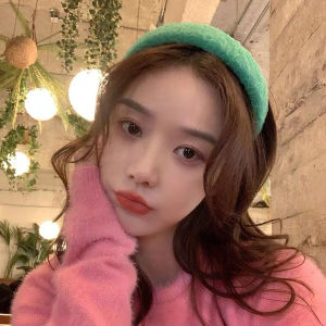 ตามเวลาที่สร้างของคุณ ที่คาดผมจำได้รับ 2 ประเภท สีลูกกวาด ที่คาดผมฟองน้ำจับจีบ เป็นที่คาดผม ฟองน้ำ หรือสไตล์เกาหลี สถานที่เหมาะสมสำหรับผู้หญิง