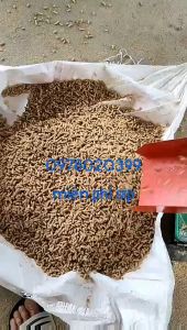 Máy ép cám viên trục đứng 2 quả lô