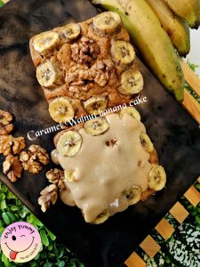 Caramel Walnut banana cake เค้กกล้วยหอมคาราเมลวอลนัท เค้กกล้วยหอมหวานน้อยหอมคาราเมลพร้อมด้วย ถั่ววอลนัท เคี้ยวกรุบกรอบ ทานเล่นเพลินๆ กลมกล่อม ตัวเค้กกล้วยหอมนุ่มฟู รับประกันความอร่อยจ้า ทางร้านยังมี เค้กกล้วยหอมรสชาติอื่นอีก หลากหลาย มีให้เลือก
