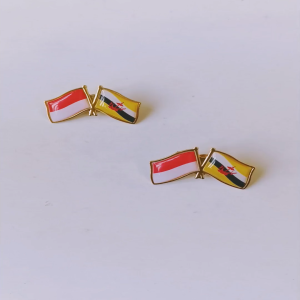 Pin Bros Lencana Kuningan Emas Bendera Persahabatan Indonesia dan Brunei Darussalam