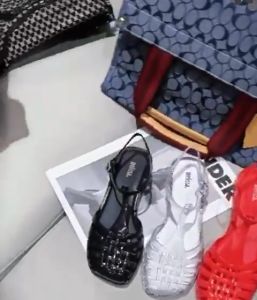 Sepatu Wanita MELISSA ARANHA-QUADRADA POSSESION ORI1:1 (SIZE 35/36 - 40)