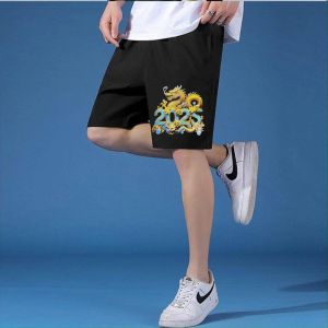 กางเกงขาสั้นของผู้ชาย แนวสตรีทแฟชั่น สกรีนลายเท่ๆ ผ้าวอร์ม ผ้ายืด ใส่แล้วไม่ร้อน เอวยางยืด มีเชือกผูก