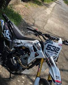DECAL STIKER FULLBODY CRF 150 L HITAM PUTIH PREMIUM BEBAS CUSTOM