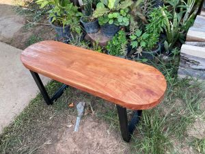 ม้านั่งยาว ท็อปไม้สะเดา  เก้าอี้แคปซูล เก้าอี้คาเฟ่ เก้าอี้วินเทจ เก้าอี้ยาว เก้าอี้สนาม ขนาด 30*100*45 ซม ม้านั่งไม้จริง ม้านั่งไม้แผ่นเดียว สำเร็จรูป ขาเหล็ก สีดำกันสนิม ใช้งานภายนอกได้ ทนแดด ทนฝน