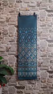 232.ผ้าไหมแกมฝ้าย ผ้าทอทั้งผืน ลายแพรวาฉัตรสวรรค์ สีเขียวมรกต