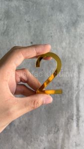 ป้ายเลขที่บ้านสีทอง ป้ายบ้านมงคล ป้ายบ้านเลขที่มงคล เลขที่อะคริลิตสีทอง สูง6cm หนา5mm สวย มิติ เรียบหรูDesignfac