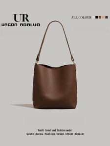 UR Retro Style Large Capacity Commuter Bucket Bag Fashionable Versatile Simple Design Single Shoulder Bag for Youth Casual Use