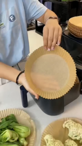 100pcs 20cm Air Fryer Paper Pecial Oil Paper Tray  Anti-Sticking Tray Round Food Grade Cookware Paper Liner Non-Stick Microwave Mat 空氣 炸鍋 專用紙 空气炸锅纸盘
