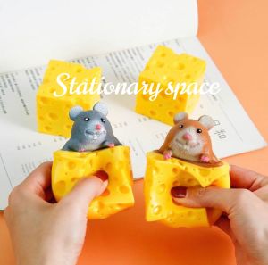Mainan Pop Up Squirrel Bentuk Tikus Keju Remasan Lucu Gemas