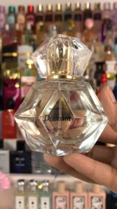 น้ำหอมผู้หญิง กลิ่นหอมสดชื่นจากดอกกุหลาบและเลม่อน เพื่อให้กลิ่นน้ำหอมมีความผ่อนคลาย