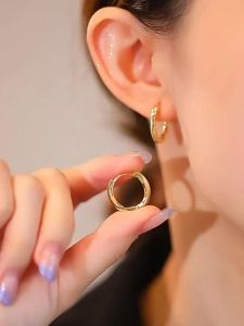 ต่างหูทองคําแข็ง 99.9% 18k แหวน Mobius ของผู้หญิงอิตาลีเครื่องประดับที่ผิดปกติ Haute Couture ของขวัญวันเกิดแฟนสาว ทอง แท้ หลุด จำนำ ไม่ลอก ไม่ดำ ไม่คัน