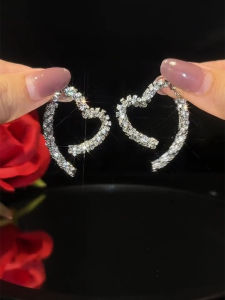 Elegant Sparkling Heart Shaped Silver Needle Earrings Womens Fashionable Versatile Luxury Trendy Drop Earrings