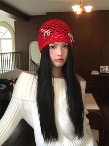 หมวกไหมพรมถักแบบมีรูพรุนสไตล์เกาหลีสำหรับผู้หญิงในฤดูใบไม้ร่วงและฤดูหนาว สีแดง หมวกไหมพรมทรงกลมแบบสวมหัว ทรงกลม หมวกไหมพรมทรงกลม