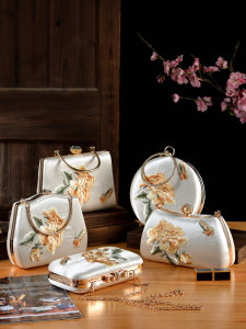 Elegant Evening Clutch Bag Embroidered Butterfly Flower Design for Women Cheongsam Style Handbag Hard Shell Polyester Material