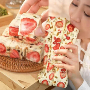 SHUZISHUWEI | Strawberry Goat Milk Freeze-Dried Nuts Handmade Snowflake Pastry Independent Packaging