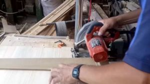 Máy cưa gỗ cầm tay cỡ lớn QUAIYOU QY5235-Công suất 2100W-Kèm lưỡi cưa D230mm-Bảo hành 6 tháng-Hàng chất lượng.