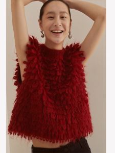 Cherry Red Feather Knitted Sleeveless Vest Womens Fashion Short Style Slimming Sweater Vest Thickened Autumn Original Design