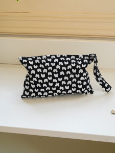 Portable Small Black White Canvas Makeup Bag Handheld Rechargeable Cosmetic Storage Pouch High-End Mini Handbag for Mobile Phone