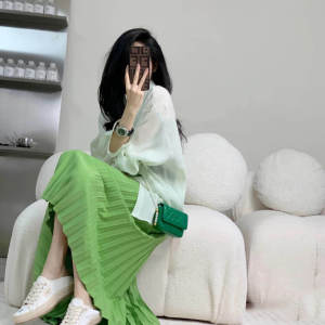 กระโปรงจีบเอวสูงทรงเอสีเขียวเทปสำหรับผู้หญิง ฤดูใบไม้ผลิและฤดูร้อน กระโปรงยาวปานกลางทรงเข้ารูปสุดเก๋ไก๋สำหรับใส่ไปทำงาน