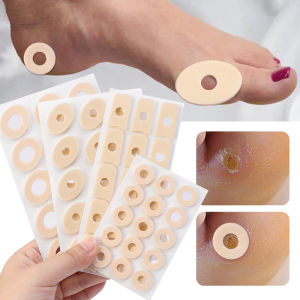 แผ่นรองส้นเท้า15ชิ้นแผ่นรองส้นเท้ารองเท้าบุนวมหนังด้านโฟมทรงกลมนิ้วเท้าแผ่นอุปกรณ์ป้องกันผิวพองข้าวโพดพลาสเตอร์ทางการแพทย์ที่พลาสเตอร์ยาติดเท้าเท้า