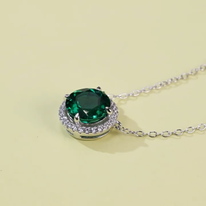 Kalung Klavikula Zamrud Terkultur Kolombia Bersalut Emas 18K | Berlian Halo Pavé & Rantai Boleh Laras - Barang Kemas Mewah Eropah Sesuai Harian ke Majlis