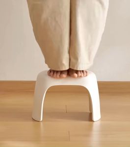 DXL Small Stool: A Compact Solution for Children's Foot Support