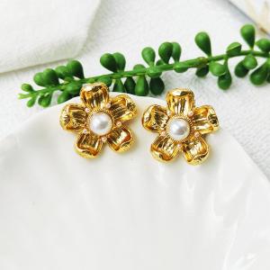 Elegant Fashionable Floral Pearl Stud Earrings for Women Premium Quality Alloy Jewelry Fresh out New Style C227