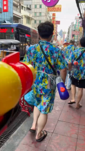 เสื้อผ้าฮาวาย ชุดเที่ยวทะเล 2ชิ้น เสื้อ+กางเกง ผู้หญิง/ผู้ชาย ชุดเล่นน้ำลายศิลปะ สีสันสวยงาม SE25009