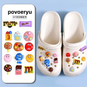 Crocs Durable Cartoon Shoe Decorations Childrens High-End Sensation M-Dot Accessories Hole Shoe Flower Design Summer 2024