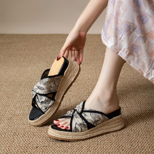 New 2025 Chinese Style Embroidered Flower Thick Heel Sandals Women Outdoor Wear Open Toe High Heel Clog Casual Summer Shoes