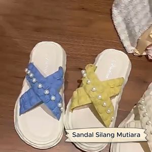 Sandal Flat Jelly Wanita & Sendal Selop Slip On: Fashion dan Kenyamanan