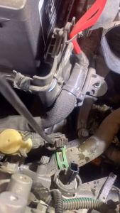 Kìm dây rút tháo cổ dê ống nước VT - 2811