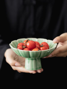 Ceramic Tea Snack Plate Living Room Fruit Plate High Foot Offering Plate Home Dry Fruit Point Heart Snack Plate Small Dish