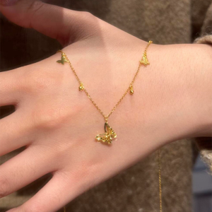 สร้อยคอผีเสื้อเงิน 18K สำหรับผู้หญิง เครื่องประดับแฟชั่น โซ่กระดูกไหปลาร้า เครื่องประดับระดับไฮเอนด์ เรียบง่าย หรูหรา โซ่คอเล็ก