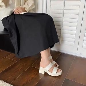 LiShops ใหม่ รองเท้าแตะแฟชั่นผู้หญิง ดีไซน์ส้นสูงสาวๆต้องชอบใส่ทำงานออกงานหรือแมทช์ชุดแต่งตัวก็ได้หมดวัสดุใช้เป็นยาง ทนทานใช้งานยาวๆแน่นอน พร้อมจัดส่งแล้ว