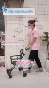 ( siêu rẻ)Xe đẩy cho bé Xe đẩy gấp gọn em bé đi du lịch đủ màu xoay 2 chiều tặng kèm đệm lót .