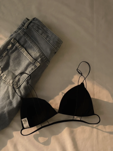 ฝรั่งเศส เซ็กซี่ บาง สายคล้อง หลังสวย ผ้าฝ้าย หัวเข็มขัดด้านหน้า ฤดูร้อน บราไร้สายบางเฉียบถ้วยสามเหลี่ยมชุดชั้นในหน้าอกเล็ก